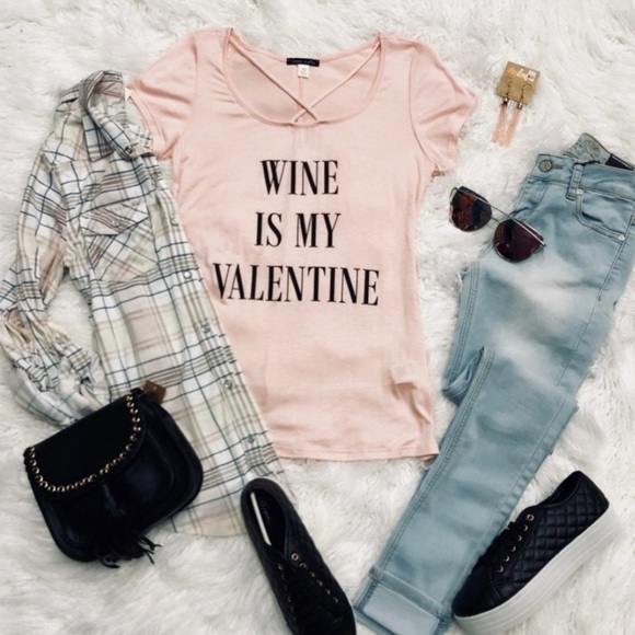 WINE is my valentine woman’s oversized size small pink short sleeved shirt - Picture 1 of 4